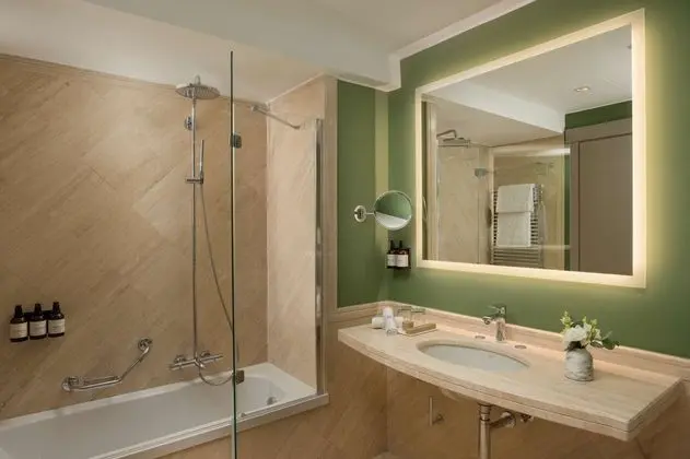 Junior Süit (VIP Floor, Extra Bed 3 adults)