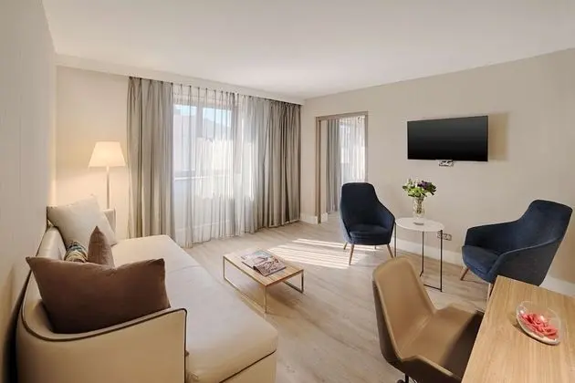 Junior Süit (Extra Bed 3 adults + 1 child)