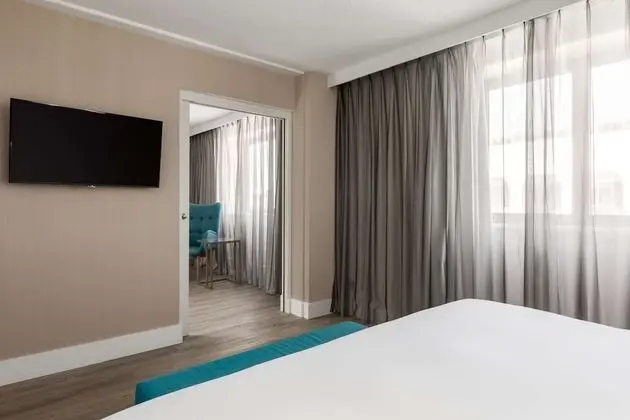 Junior Süit (Extra Bed 3 adults + 1 child)