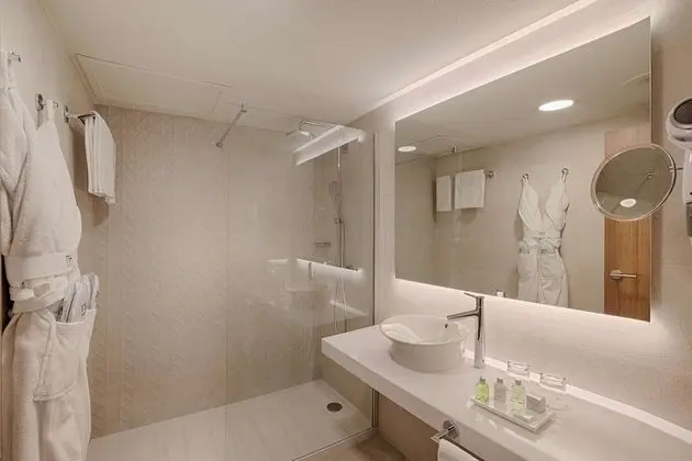 Junior Süit (Extra Bed 3 adults + 1 child)