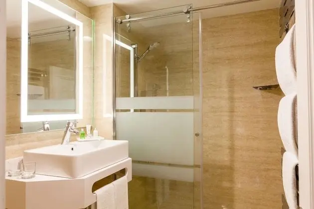 Junior Süit (Extra Bed 2 adults + 1 child)