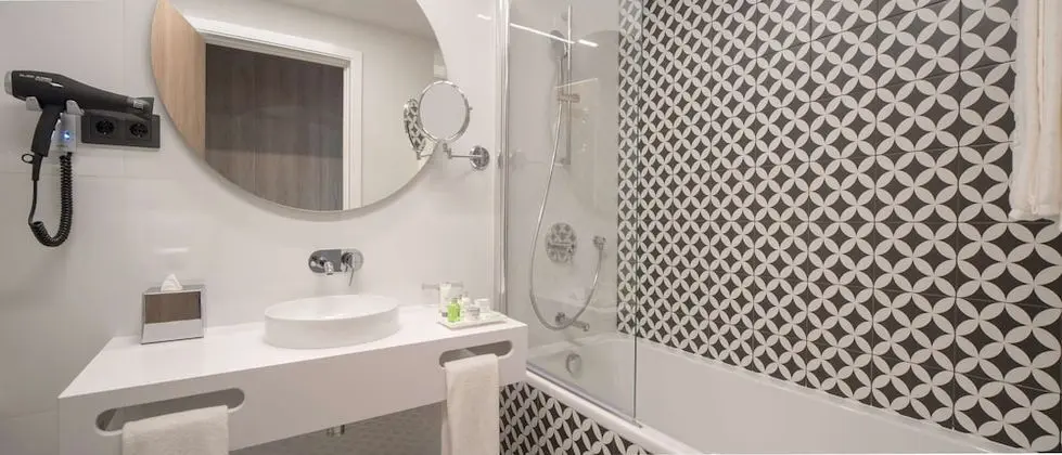 Family Oda (Adjoining Room, 3AD+1CH)