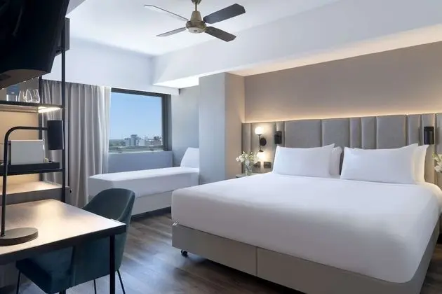 Standard Oda (Views)