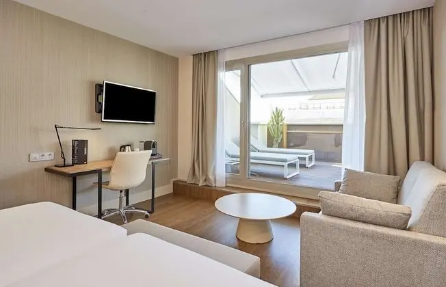 Junior Süit, Teras (Extra Bed 2 adults + 1 child)