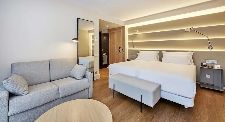 Junior Süit, Teras (Extra Bed 2 adults + 1 child)