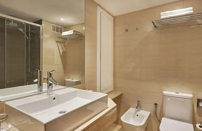 Junior Süit, Teras (Extra Bed 2 adults + 1 child)