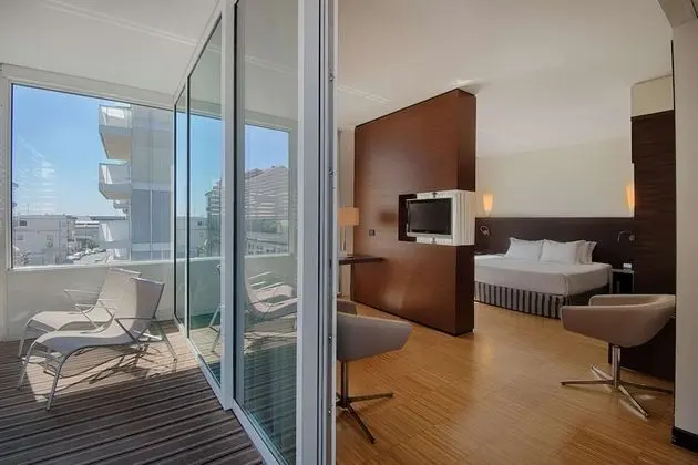 Junior Süit (Extra Bed 3 adults)