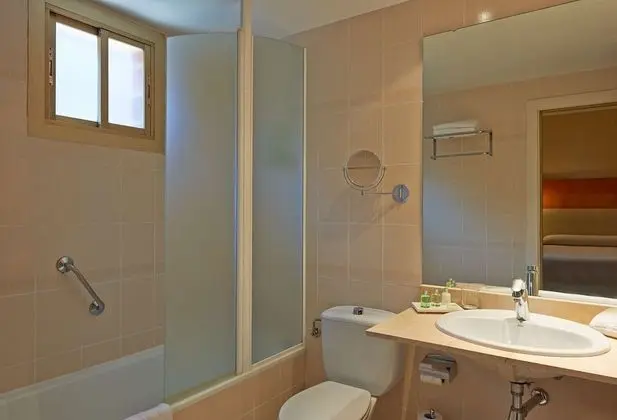 Family Oda (Adjoining Room, 3AD+1CH)