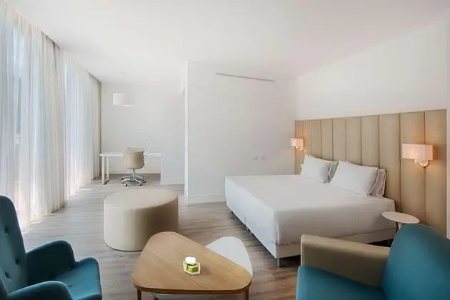 Junior Süit, Teras, Manzaralı (New Style Ext Bed 2 adults + 1 child)