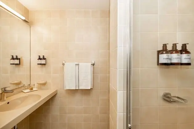 Standard Tek Büyük Yataklı Oda