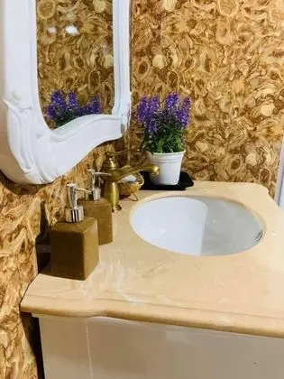 Stüdyo, Göl Manzaralı