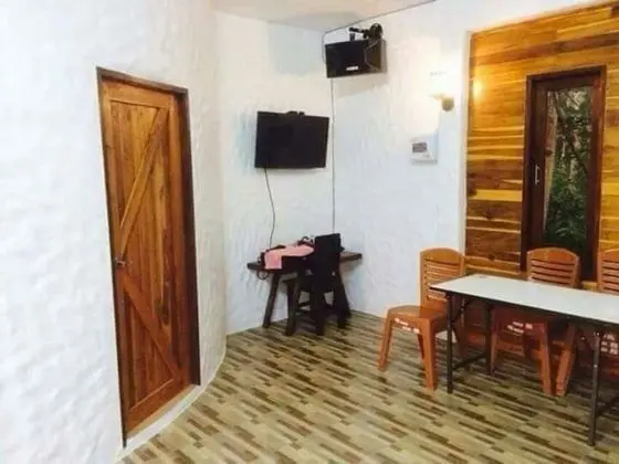 Family Room River View with Karaoke