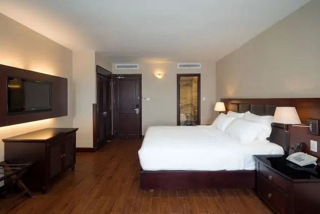 Super Deluxe with Window