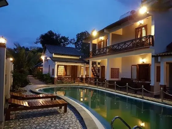 Deluxe Bungalov, Havuz Manzaralı