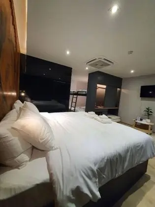 Deluxe Dört Kişilik Oda, Balkon