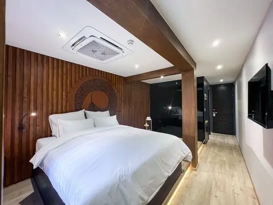 Deluxe Tek Büyük Yataklı Oda