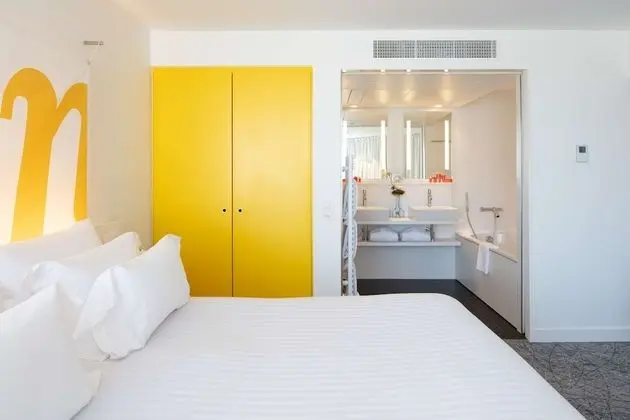 NHOW Sea View Suite (Extra Bed 2 adults and 2 children)