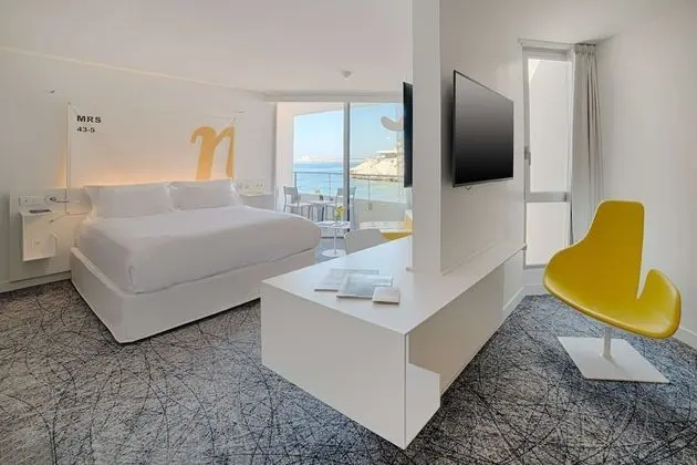 NHOW Sea View Suite (Extra Bed 2 adults and 2 children)