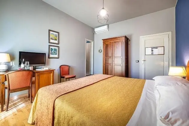 Basic Tek Büyük Yataklı Oda