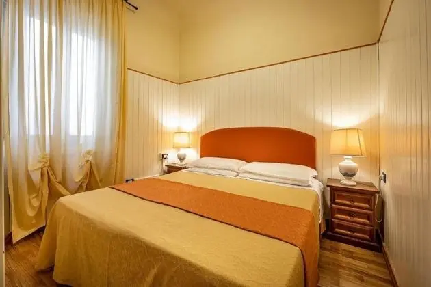 Basic Tek Büyük Yataklı Oda