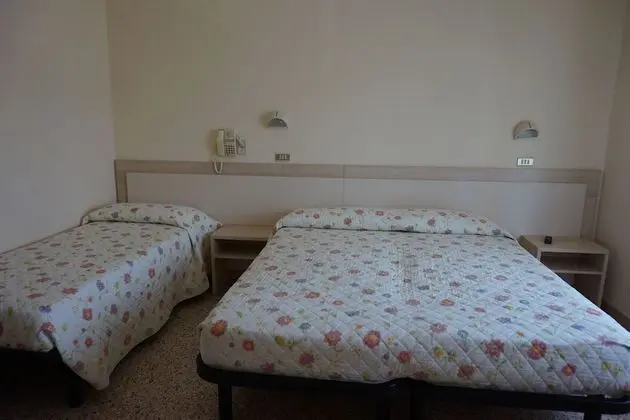 Üç Kişilik Oda