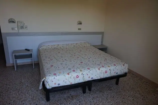 Üç Kişilik Oda