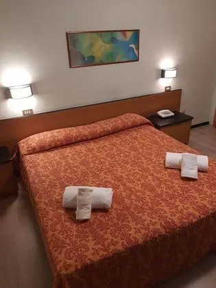 Basic Tek Büyük Yataklı Oda
