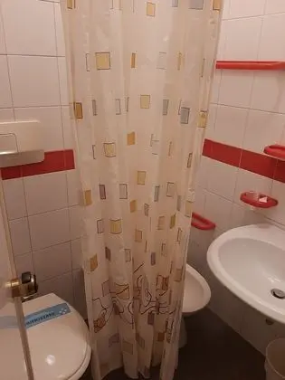 Basic Tek Büyük Yataklı Oda