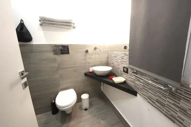 Tek Büyük veya İki Ayrı Yataklı Oda, Balkon