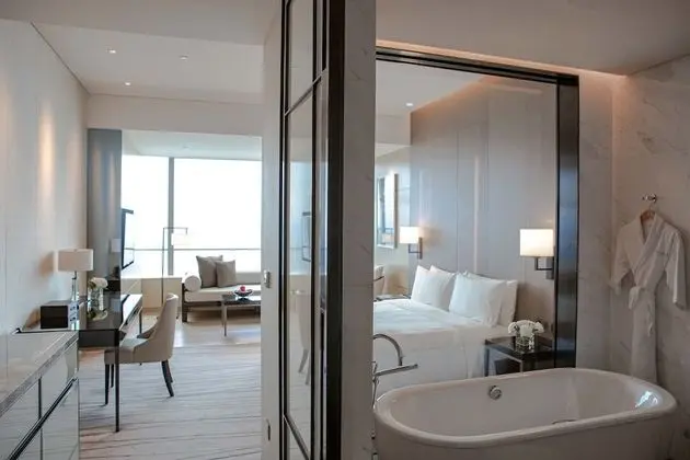 Deluxe Tek Büyük Yataklı Oda