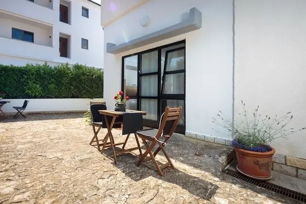 Apart Daire, Zemin Kat