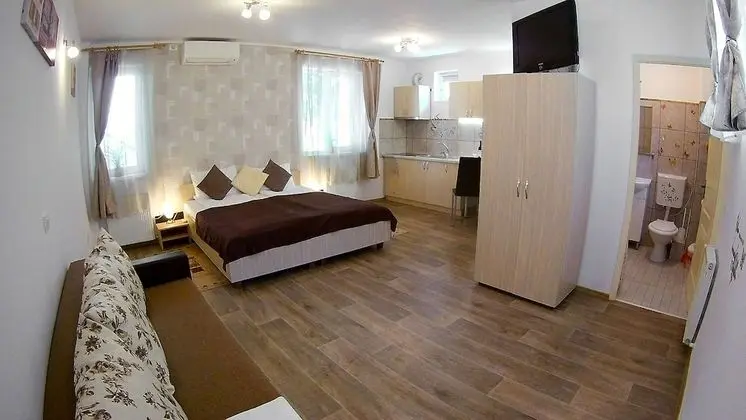 Apartament 12