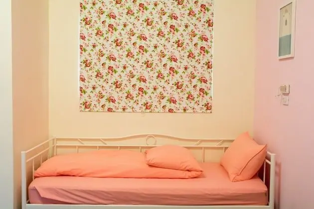Standard Tek Büyük Yataklı Oda, Balkon (Pink )