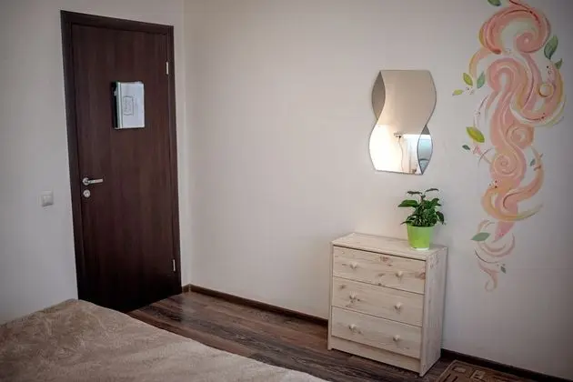 Tek Büyük veya İki Ayrı Yataklı Oda, Ortak Banyo