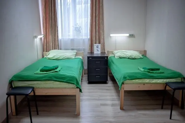 Tek Büyük veya İki Ayrı Yataklı Oda, Ortak Banyo