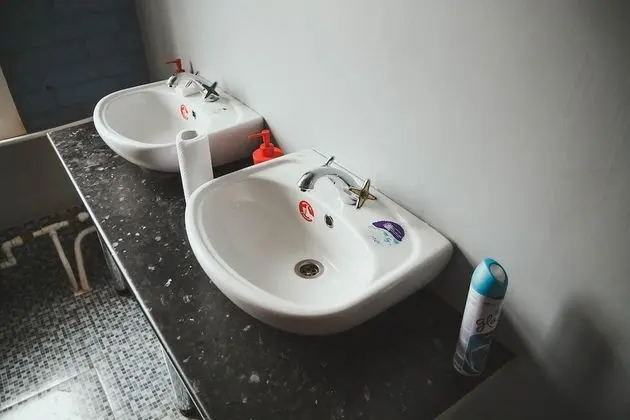 Ortak Ranzalı Oda, Karma Ranzalı Oda, Ortak Banyo (8 bes)
