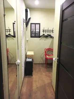 Economy Oda, Penceresiz