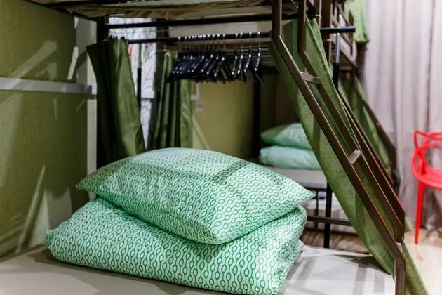 Ortak Ranzalı Oda, Sadece erkekler için (8 beds, Upper bed)