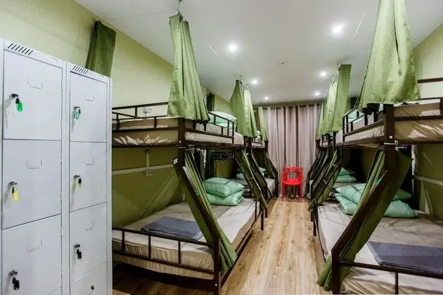 Ortak Ranzalı Oda, Sadece erkekler için (8 beds, Upper bed)