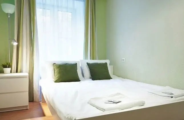 Basic Tek Büyük Yataklı Oda