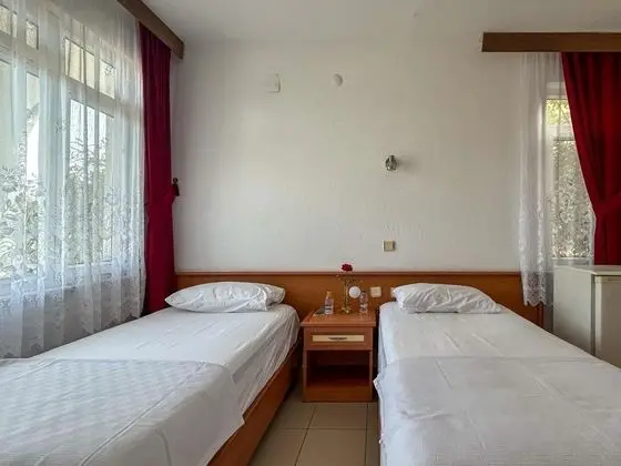 Çift Kişilik Oda - Balkonlu, Deniz veya Bahçe Manzaralı, İki Tek Kişilik Yataklı