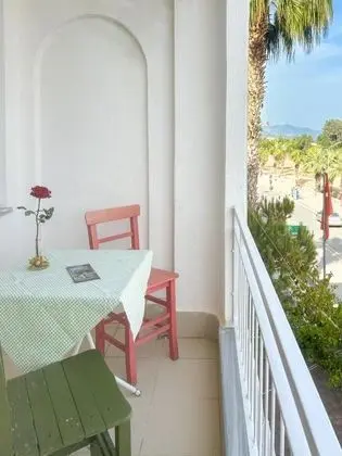 Triple, Deniz veya Bahçe Manzaralı, Balkonlu