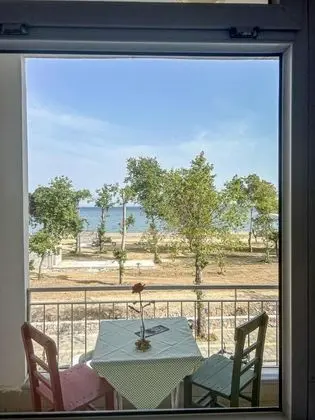 Triple, Deniz veya Bahçe Manzaralı, Balkonlu