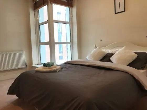 Business Tek Büyük Yataklı Oda, Nehir Manzaralı, Köşe