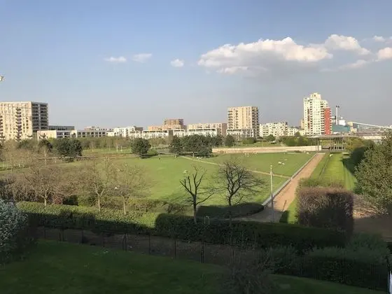 Tek Kişilik Oda, Park Manzaralı, Bahçeli