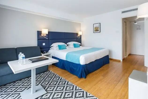 Comfort Tek Büyük veya İki Ayrı Yataklı Oda