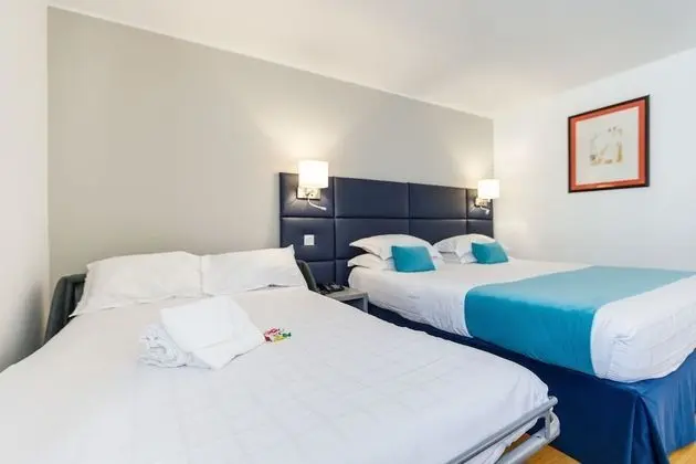 Comfort Tek Büyük veya İki Ayrı Yataklı Oda