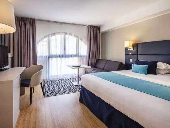 Comfort Tek Büyük veya İki Ayrı Yataklı Oda