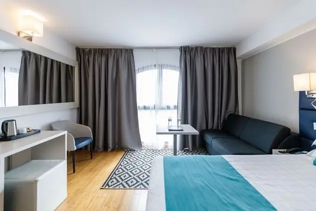 Comfort Tek Büyük veya İki Ayrı Yataklı Oda