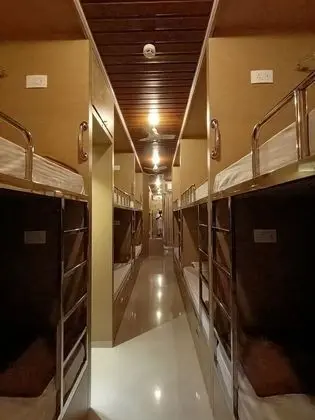 Deluxe Ortak Ranzalı Oda
